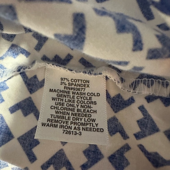 Liz Claiborne Navy and White Geometric Blouse - Picture 6 of 7